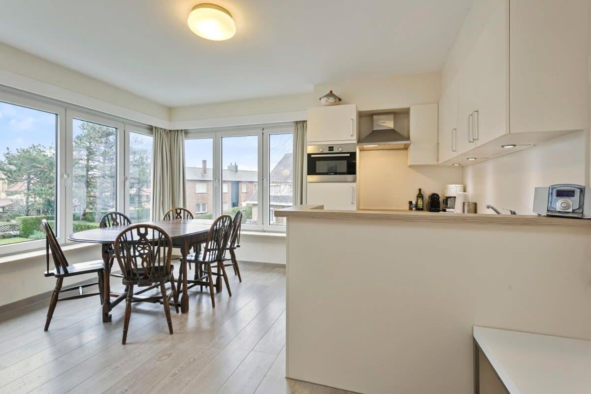 Huswell - Lovely Family Apartment 50 Meters From The Sea De Haan Buitenkant foto